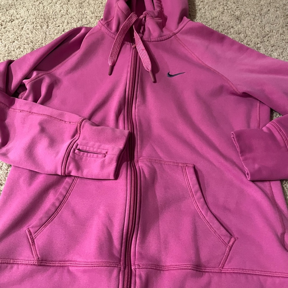 Women’s Size Medium Nike Therma-Fit Fleece in Vibrant Pink